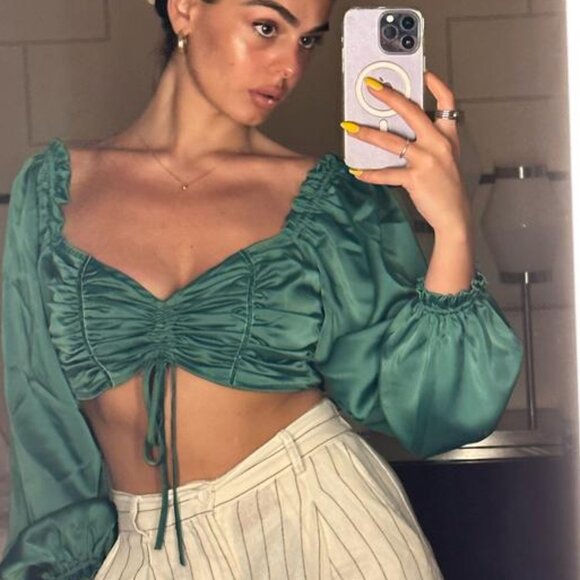 URBAN OUTFITTERS Caroleena Ruched Puff Sleeve Tie Back Blouse Crop Top Shirt - Picture 2 of 10